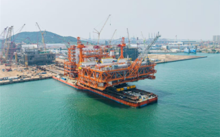 我国渤海最大海上油气平台完工起运：原油探明地质储量超1亿吨 ！