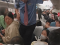 2020万人次创纪录！火车上人多到爆：列车员被挤出“夹子音” ！