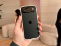 李楠：买了iPhone Air的同学偷着乐吧 需要很多年才能碰到这种产品 !