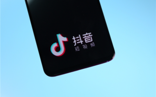 抖音电商上线“肖像保护功能”：主动识别并拦截AI仿冒、盗用素材等 ！