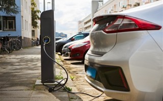 超1.2万元！英国电动车车险暴涨50% 车主苦不堪言 ！