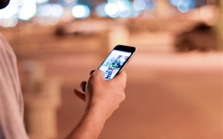 35岁男子熬夜打游戏得眼中风 右眼难回从前 医生提醒：超此时间 无法挽回 ！