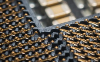 纯血美国芯片 马斯克暗示将建巨型工厂：考虑与Intel合作 !