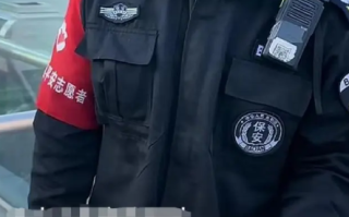 男子天桥上拍东方明珠塔被阻拦 ！派出所：遇临时管控会暂时禁拍 ！