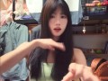 清华跳高冠军邵雨琪因高颜值出圈 网友：长得好看 体育还好 !
