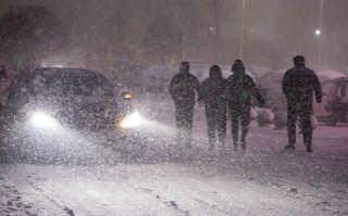 15年来最高级别冰冻预警发布！还有15厘米的暴雪 ！
