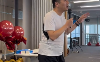 张雪峰宣布公司五一不调休：上班时间还调整到11点 ！