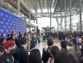 泰国总理机场迎接首批免签入境的中国游客 !