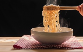 注意！外卖盒盛60℃以上食物会释放有毒物质 ！