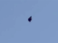 美国得州上空疑出现黑色UFO：边缘发光三角形 没任何声音 !