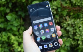 小米17 Ultra蓄势待发：直屏+大圆镜头 没有背屏 !