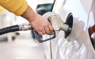 本年度最后一次调价！今晚油价下跌：加满一箱油少花6.5元 ！