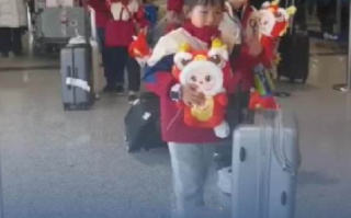 湖南“小辣椒”已顺利抵达哈尔滨 ！网友：“尔滨这个冬天捅孩子窝了” ！
