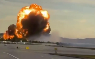 载有106万升燃油！美国UPS一货机坠毁爆燃：已致7人死亡 !