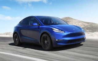 小米车SU7、特斯拉Model Y同框多角度实拍：谁更好看 ！