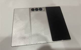 安卓首款！传音三折叠屏首曝：外观跟华为截然不同 ！