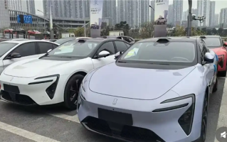 特斯拉Model 3新对手！阿维塔06多种配色实车曝光 ！