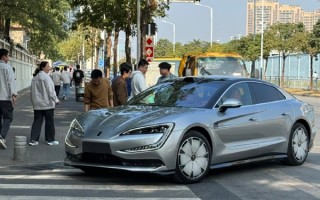比亚迪首款百万级轿车仰望U7实车曝光 博主：霸气不亚于BBA旗舰 ！