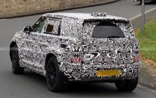 纯电“小卫士”要来了！路虎新成员曝光：硬派造型、800V平台 ！