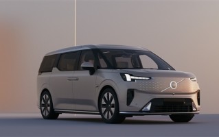 最贵纯电MPV！沃尔沃EM90开启交付：售价81.8万元 ！
