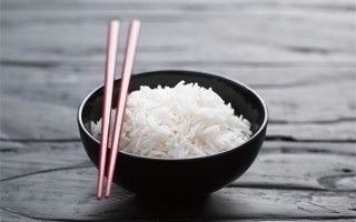 广东清远地震时男孩返回干饭 网友：慌张的爸淡定的妈和饥饿的他 ！