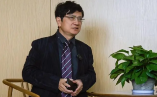 “网红教授”郑强回应退休传言：只是行政职务退休，仍然是浙江大学的教授 ！