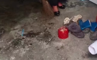 割喉杀妻男子辩称捅了几刀:很轻的 ！被害人父亲：诉求还是和之前一样，希望可以判处死刑！