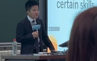 董宇辉说我跋涉了很久才到这里：人生永远没有捷径 ！