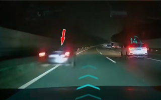 高速路上一个牙疼就地停车 一个开“智驾”不看路：撞了！ 