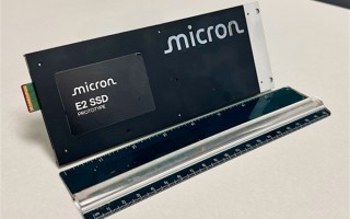 E2新接口SSD容量可达1000TB！功耗高达80W ！