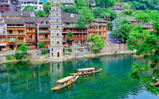 凤凰古城旅游攻略（湘西凤凰古城游玩攻略赏美景品美食） ！