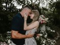 史上最畅销音乐家之一！霉霉订婚：晒出价值400万的大钻戒 !