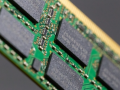 价格反超DDR5！三星、美光陆续停产DDR4遭追价抢货 ！