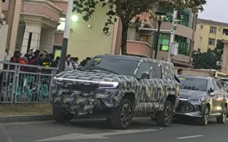 比亚迪首款全尺寸SUV！方程豹豹8谍照曝光：比仰望U8还大 ！