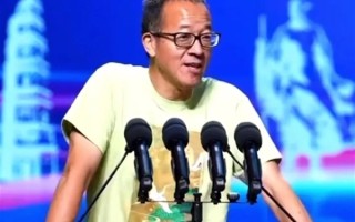 俞敏洪回村 给每位老人发2000元 共13人 ！