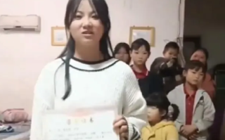 男子晒出结婚多年生9女1男：最大的女儿上高三，最小的儿子年仅2岁 ！