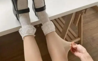 女子长期穿光腿神器导致迈不开腿 ！医生提醒：光腿神器穿不对真能落下病 ！