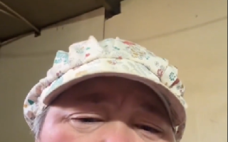 因走红暂停生意 鹅腿阿姨很着急：希望热度冷却下来 !