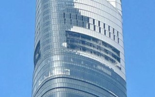 罕见！中国最高楼上海中心大厦顶楼被冻住了：《流浪地球》既视感 ！