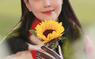 周海媚母亲悼念女儿:家人以你为荣，希望你到了另一个世界会继续快乐 ！