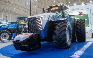 全球首台醇氢动力智能拖拉机亮相：能源成本较柴油机型下降46% !