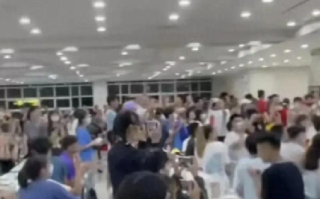 青岛一公司春节放假44天！公司老板：与其在公司摸鱼不如早点回去陪伴家人 ！