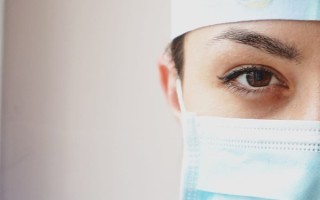 千万女网红吐槽公共马桶不卫生上热搜：把女厕马桶换蹲便 你支持吗？