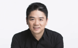 网友街头偶遇刘强东越野车送出：价值近70万 羡慕住了！ 