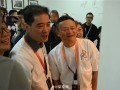 马云现身阿里巴巴全球总部“湖畔小屋” 佩戴风清扬工牌 ！