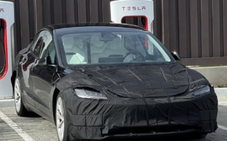 首搭赛车同款运动座椅：特斯拉 Model 3高性能版谍照曝光 ！