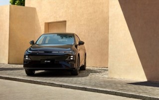 黑武士配色加持 小鹏G6 580长续航Plus版上市：17.99万起 ！