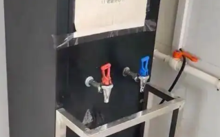 甘肃高服回应服务区热水器设围栏: 目前已全部拆除 !