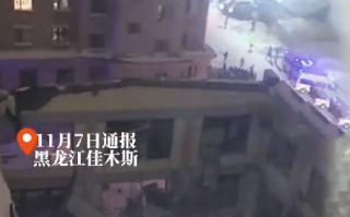 体育馆坍塌后逃出男生又返回救同学：住院的同学现在都很自责，心里很难受 ！