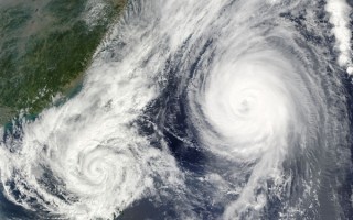 台风“竹节草”在上海沿海二次登陆：部分航班铁路停运 !